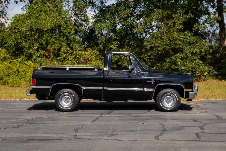 1986 Chevrolet C/K 3rd Gen - Image 2 of 31