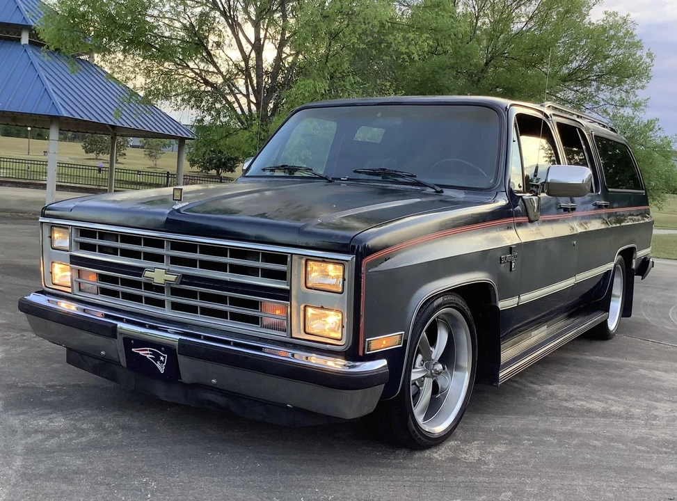 1986 Chevrolet Suburban 7th Gen - Image 18 of 31