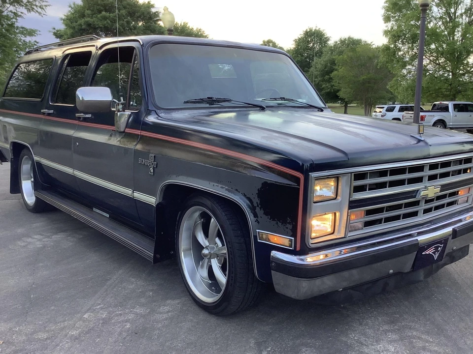 1986 Chevrolet Suburban 7th Gen - Image 26 of 31