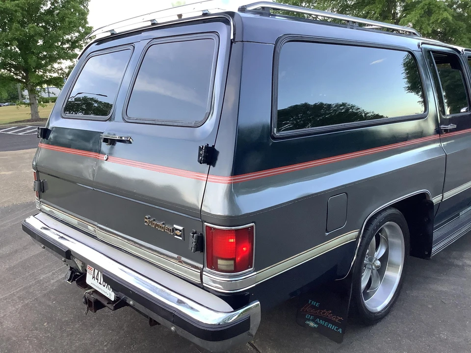 1986 Chevrolet Suburban 7th Gen - Image 31 of 31