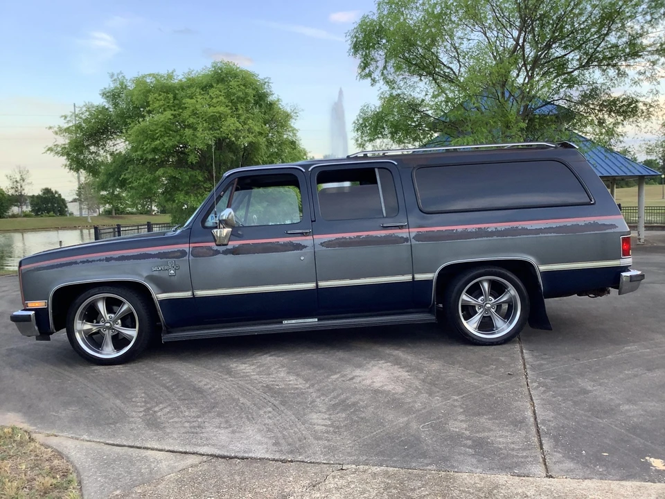 1986 Chevrolet Suburban 7th Gen - Image 20 of 31