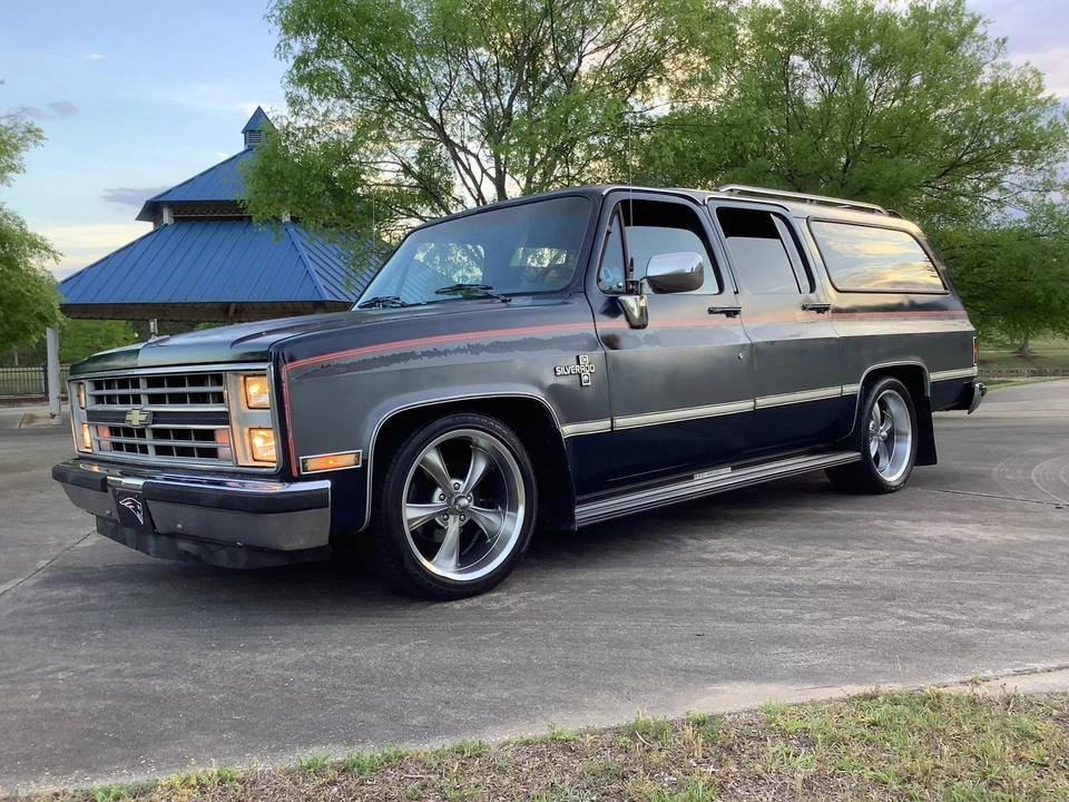 1986 Chevrolet Suburban 7th Gen - Image 19 of 31