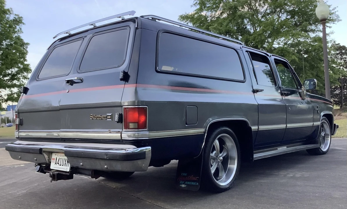 1986 Chevrolet Suburban 7th Gen - Image 23 of 31
