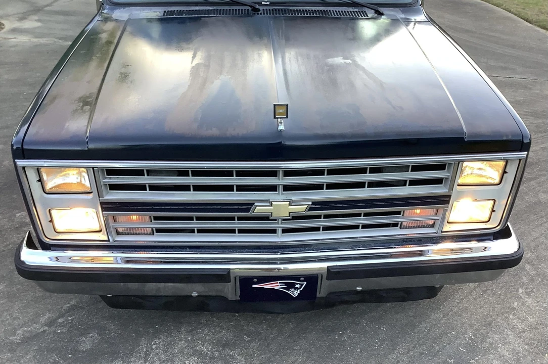1986 Chevrolet Suburban 7th Gen - Image 29 of 31