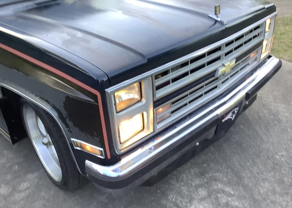 1986 Chevrolet Suburban 7th Gen - Image 28 of 31