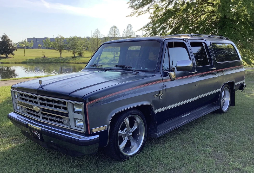 1986 Chevrolet Suburban 7th Gen - Image 3 of 31