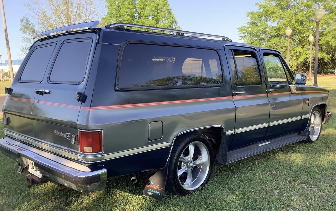 1986 Chevrolet Suburban 7th Gen - Image 8 of 31