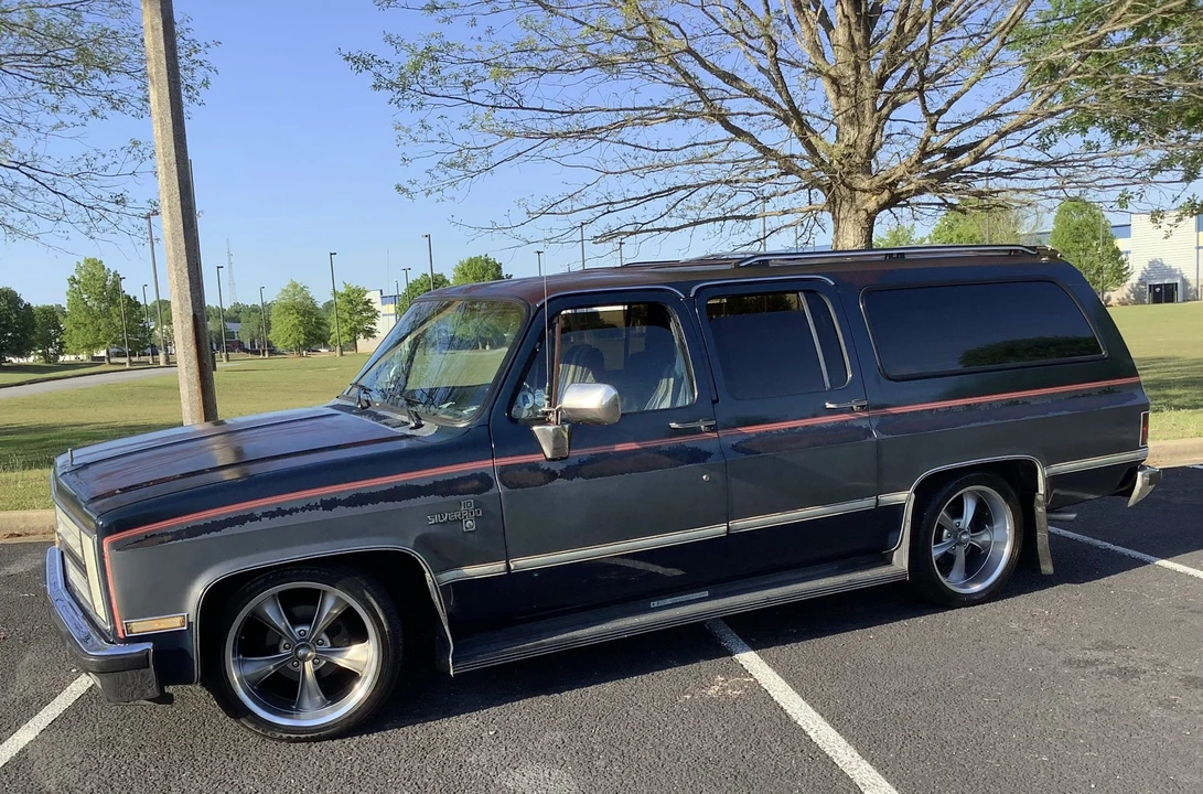1986 Chevrolet Suburban 7th Gen - Image 4 of 31