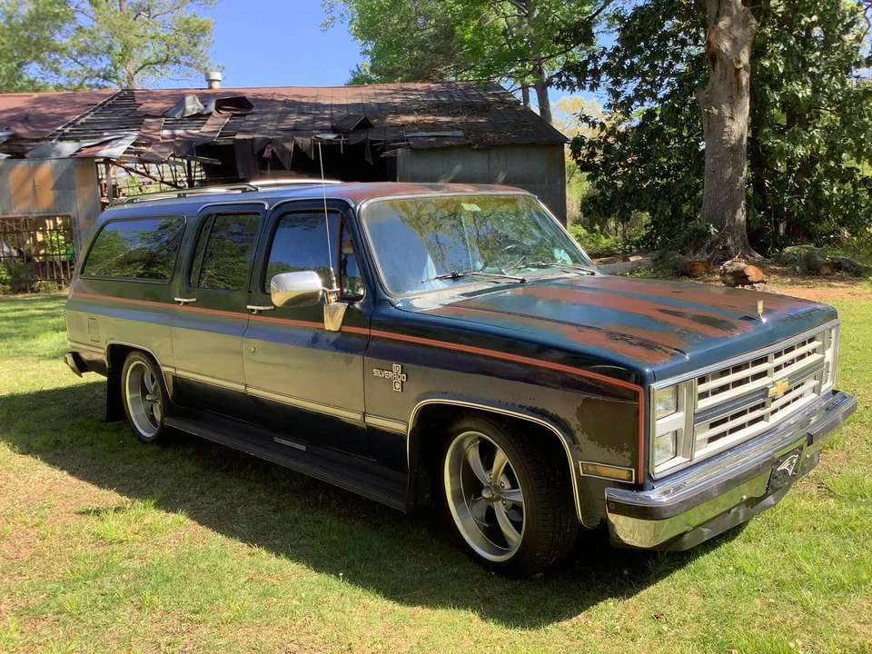 1986 Chevrolet Suburban 7th Gen - Image 13 of 31