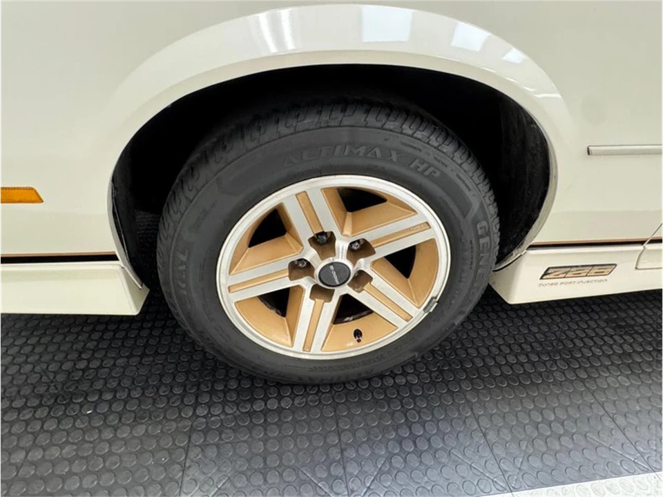 1986 Chevrolet Camaro 3rd Gen - Image 11 of 31