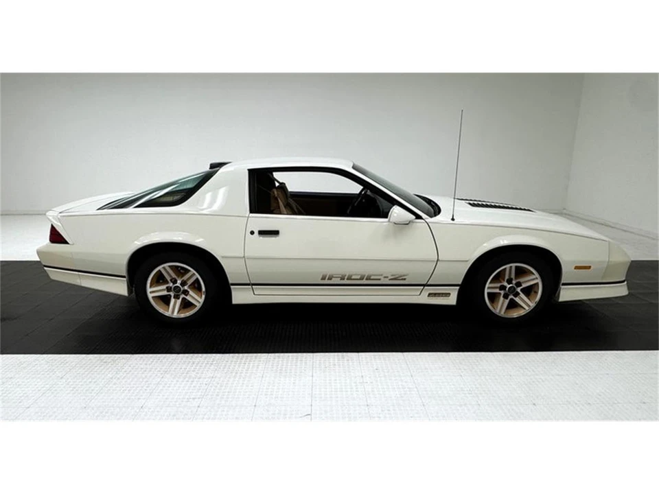 1986 Chevrolet Camaro 3rd Gen - Image 6 of 31