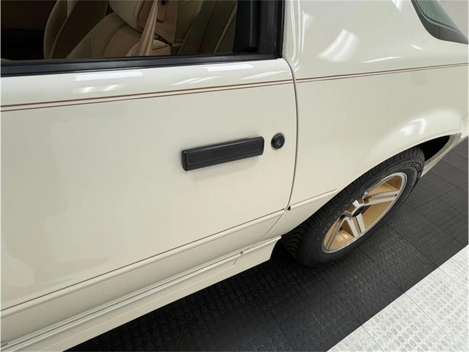 1986 Chevrolet Camaro 3rd Gen - Image 18 of 31