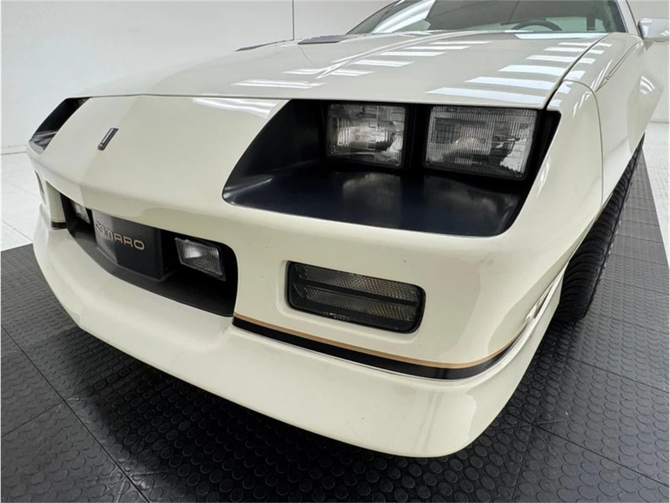 1986 Chevrolet Camaro 3rd Gen - Image 10 of 31
