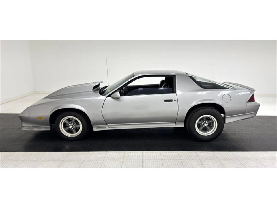 1986 Chevrolet Camaro 3rd Gen - Image 2 of 31