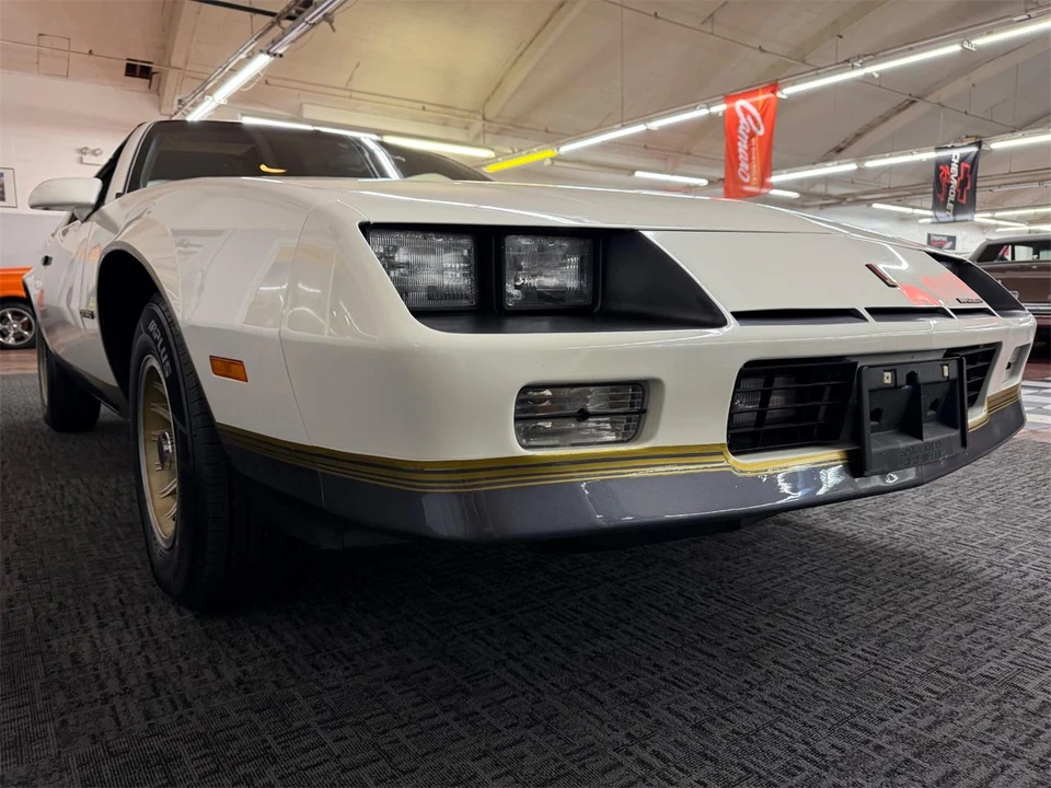 1986 Chevrolet Camaro 3rd Gen - Image 7 of 31