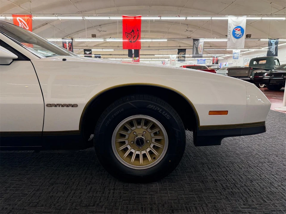 1986 Chevrolet Camaro 3rd Gen - Image 28 of 31