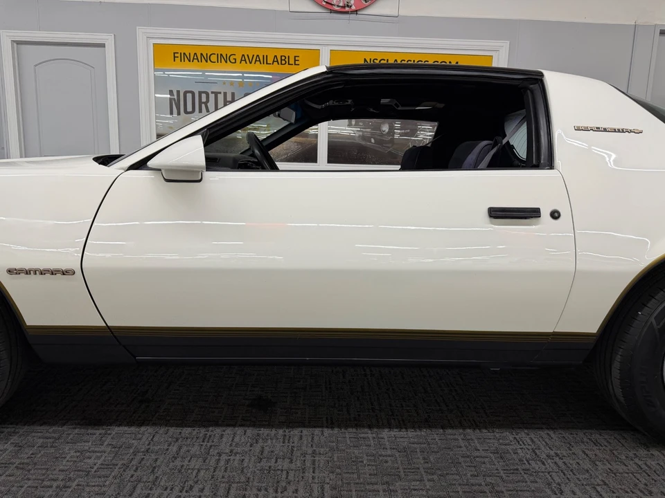 1986 Chevrolet Camaro - Image 16 of 31