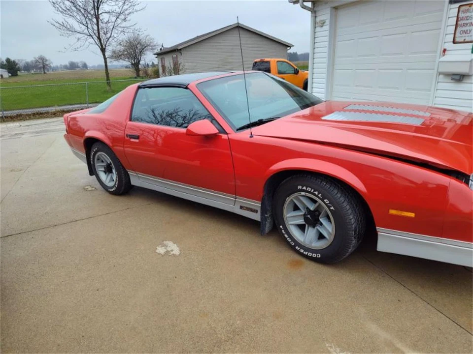 1986 Chevrolet Camaro 3rd Gen - Image 2 of 8