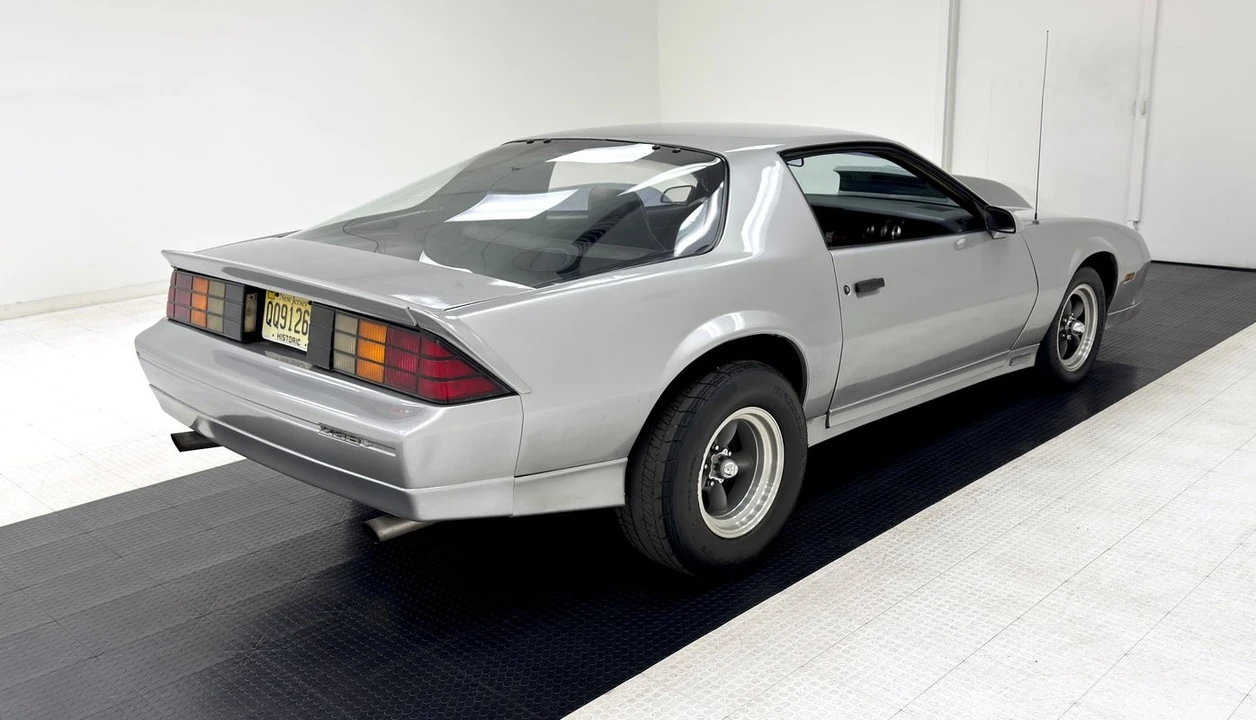 1986 Chevrolet Camaro IROC-Z & Z28 3rd Gen - Image 5 of 31