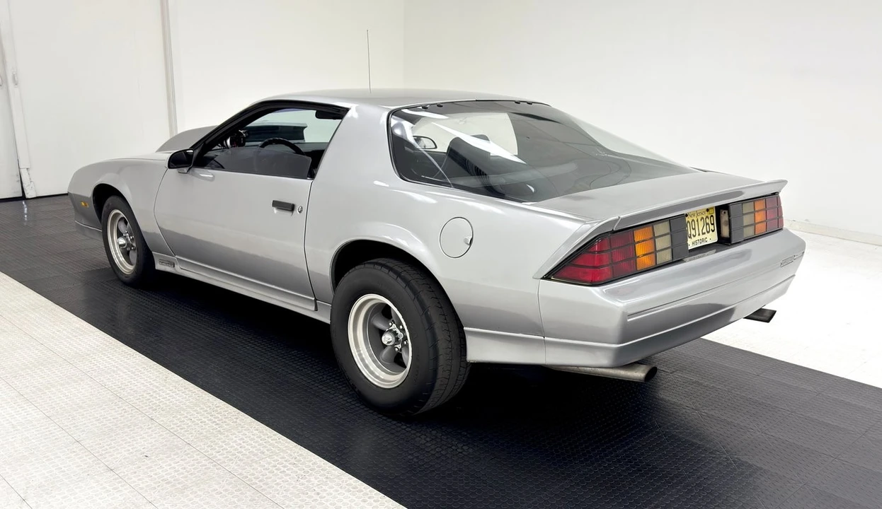 1986 Chevrolet Camaro IROC-Z & Z28 3rd Gen - Image 3 of 31