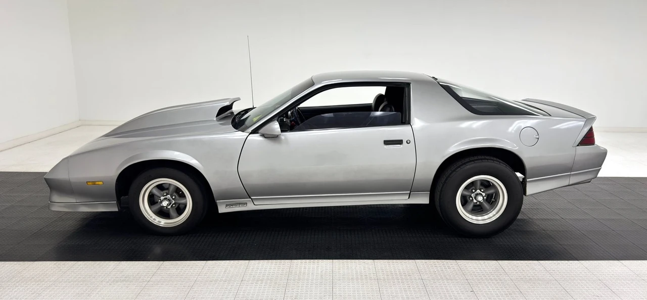 1986 Chevrolet Camaro IROC-Z & Z28 3rd Gen - Image 2 of 31