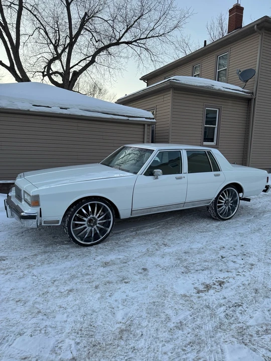 1986 Chevrolet Caprice - Image 3 of 9