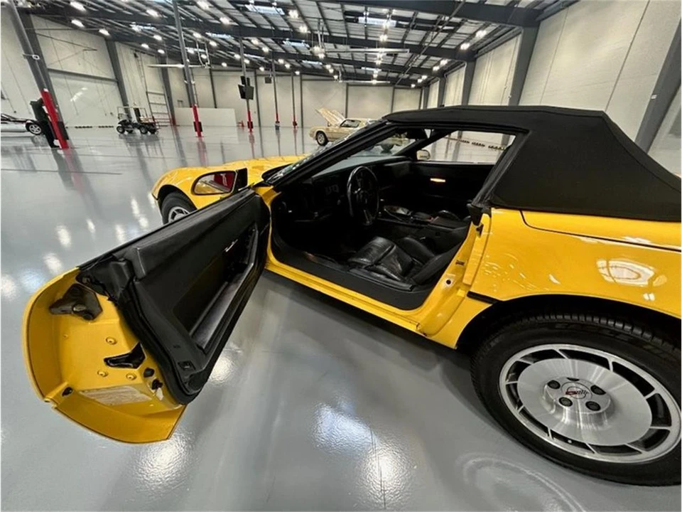 1986 Chevrolet Corvette C4 - Image 19 of 31
