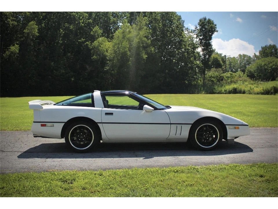 1986 Chevrolet Corvette C4 - Image 3 of 31