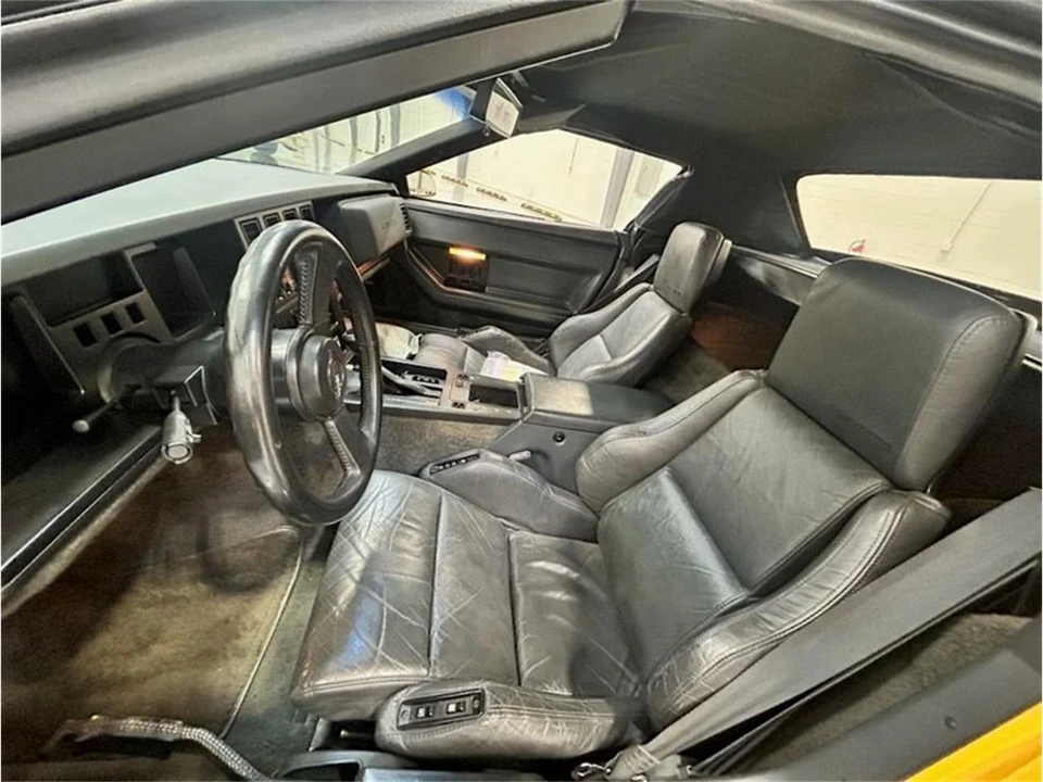 1986 Chevrolet Corvette C4 - Image 24 of 31