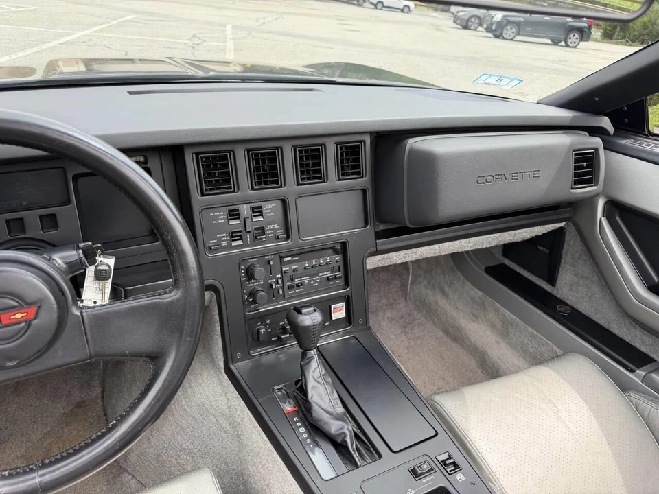 1986 Chevrolet Corvette C4 - Image 19 of 31