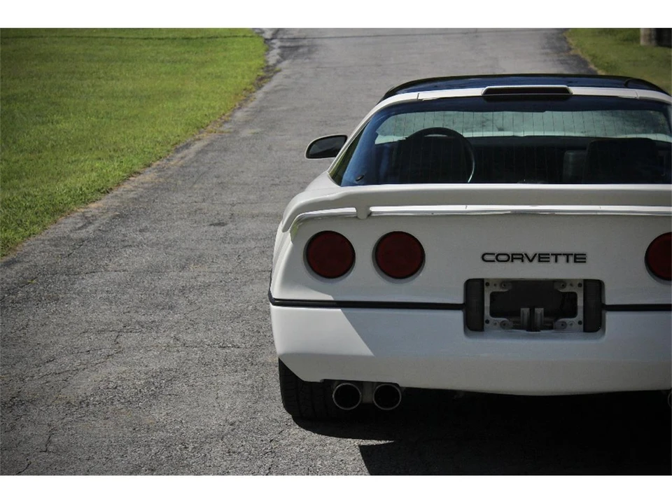 1986 Chevrolet Corvette C4 - Image 8 of 31