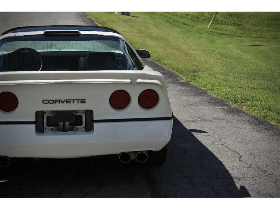 1986 Chevrolet Corvette C4 - Image 9 of 31