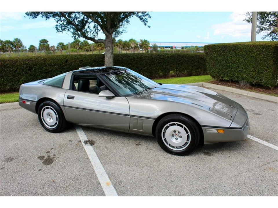 1986 Chevrolet Corvette C4 - Image 19 of 31