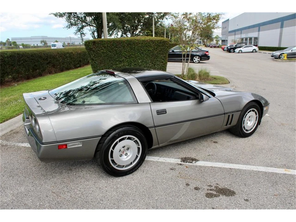 1986 Chevrolet Corvette C4 - Image 17 of 31