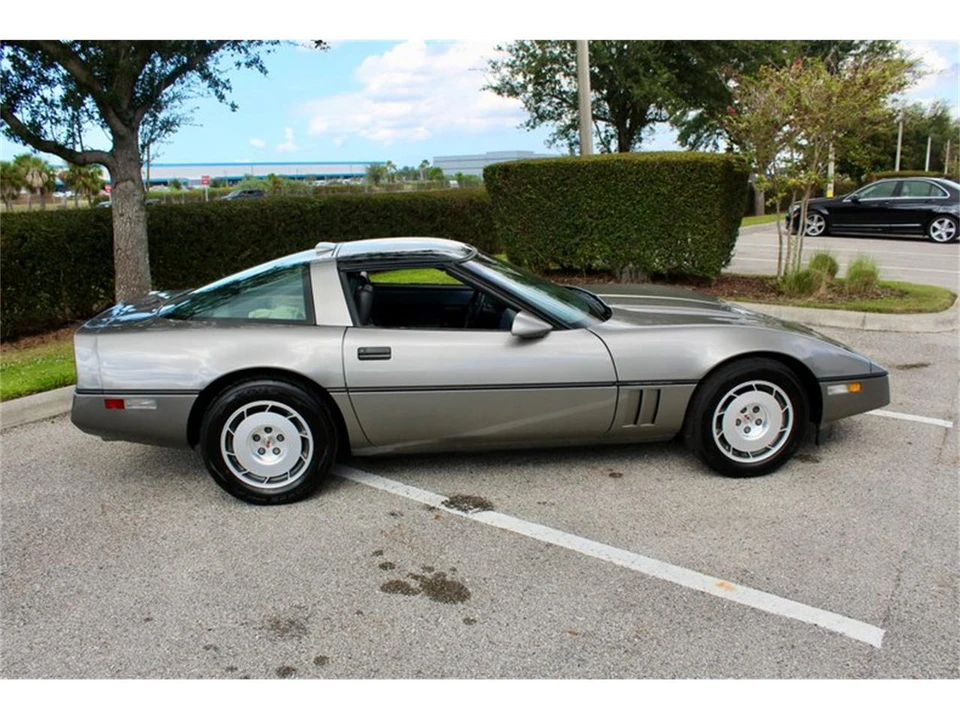 1986 Chevrolet Corvette C4 - Image 18 of 31