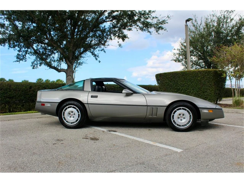 1986 Chevrolet Corvette C4 - Image 2 of 31