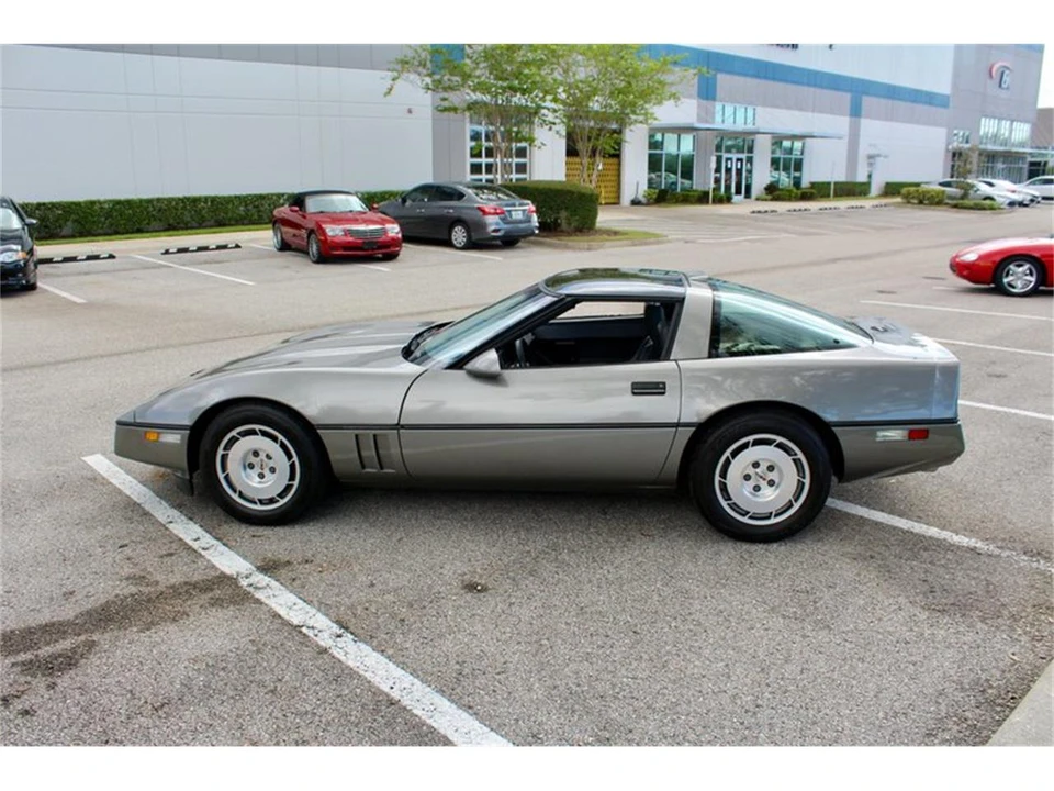1986 Chevrolet Corvette C4 - Image 24 of 31
