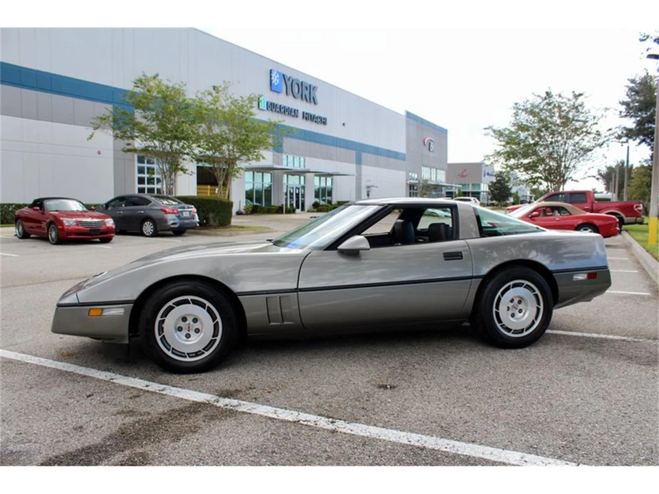 1986 Chevrolet Corvette C4 - Image 8 of 31