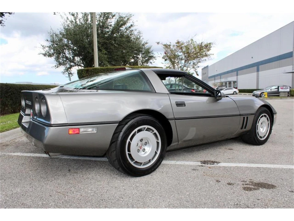 1986 Chevrolet Corvette C4 - Image 15 of 31