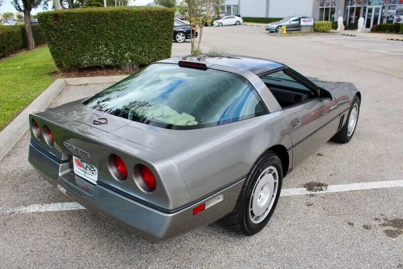 1986 Chevrolet Corvette C4 - Image 16 of 31