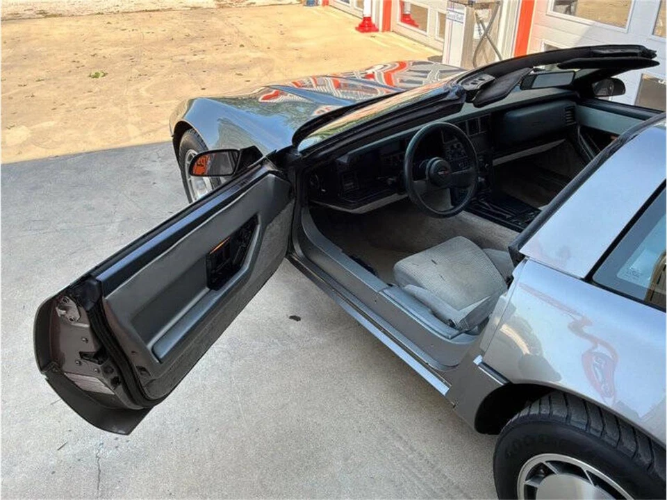1986 Chevrolet Corvette C4 - Image 18 of 31