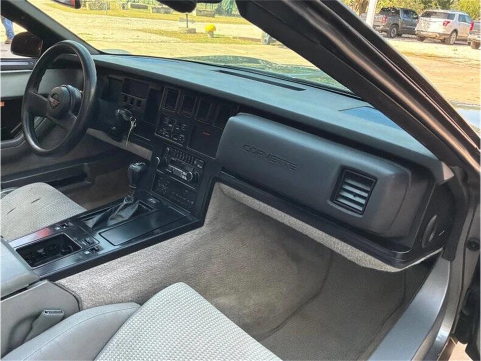 1986 Chevrolet Corvette C4 - Image 24 of 31