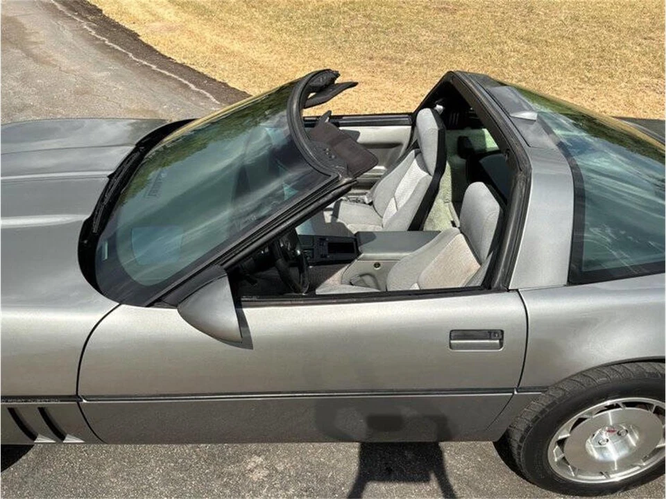 1986 Chevrolet Corvette C4 - Image 30 of 31