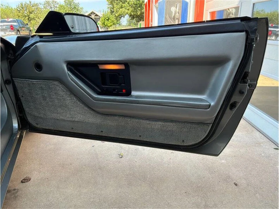 1986 Chevrolet Corvette C4 - Image 25 of 31