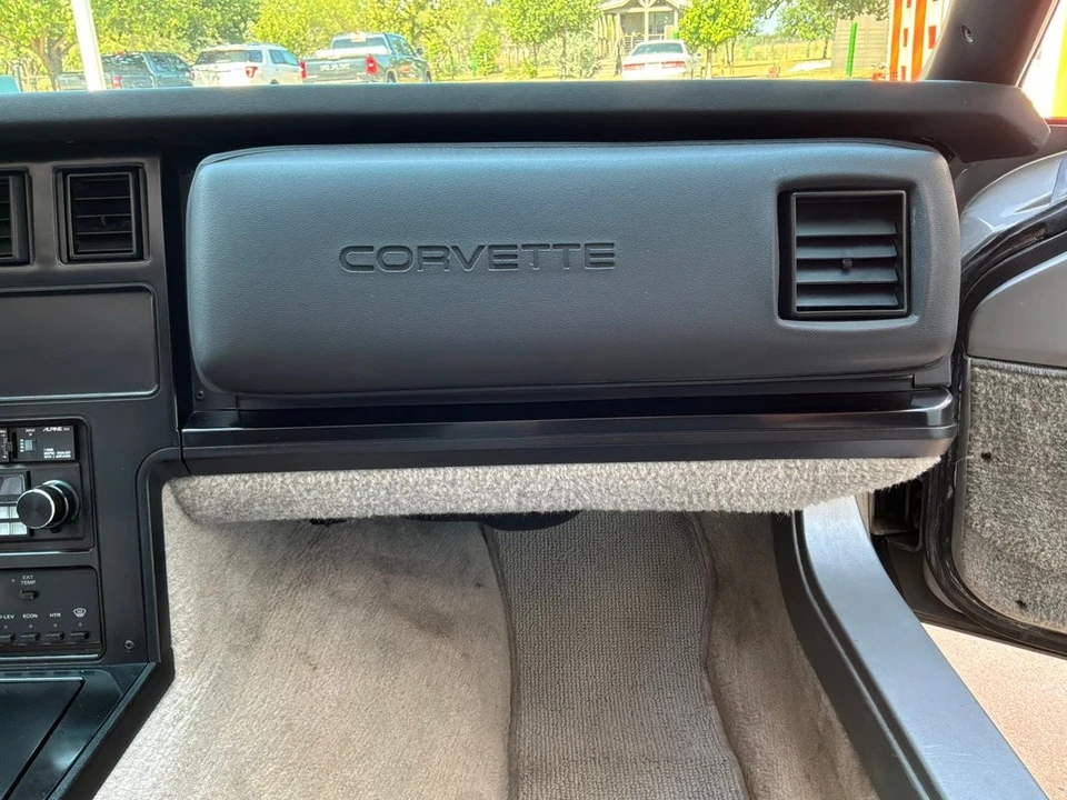 1986 Chevrolet Corvette C4 - Image 23 of 31
