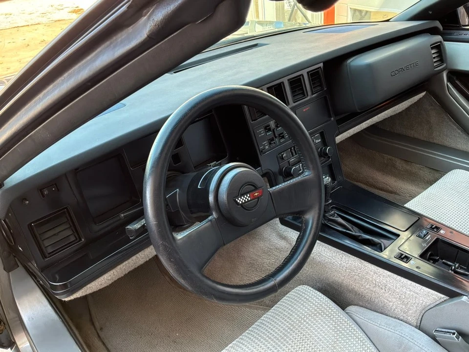 1986 Chevrolet Corvette C4 - Image 20 of 31