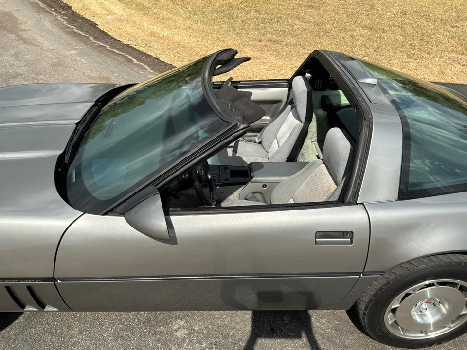 1986 Chevrolet Corvette C4 - Image 30 of 31