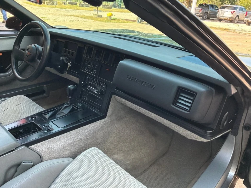 1986 Chevrolet Corvette C4 - Image 24 of 31