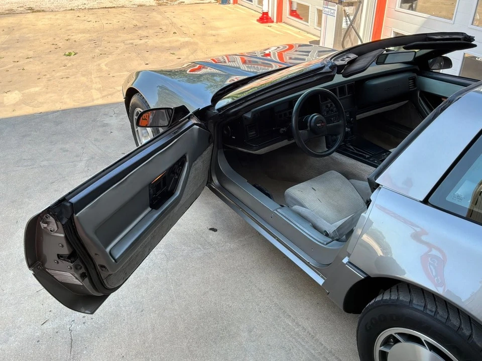 1986 Chevrolet Corvette C4 - Image 18 of 31