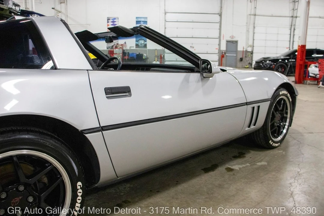 1986 Chevrolet Corvette C4 - Image 24 of 31
